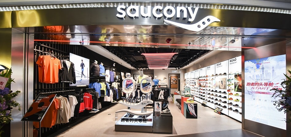 Saucony abre su primera tienda en China tras aliarse con el gigante Xtep